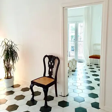 Apartment Stylish Flat Near Promenade